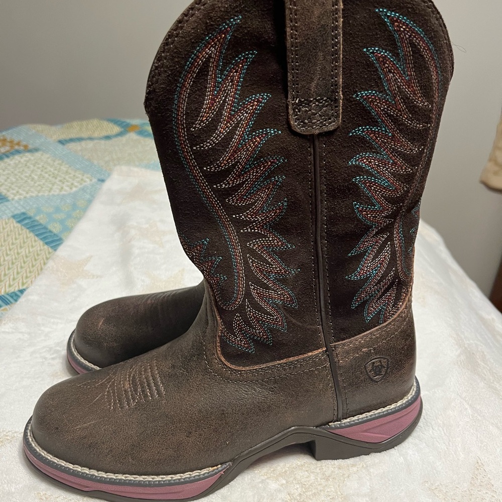 Women’s Ariat Anthem boots
